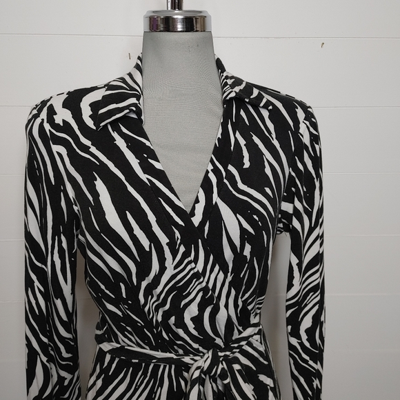 SOLD DVF Jeanne Two zebra wrap dress size 14 - Picture 3 of 16